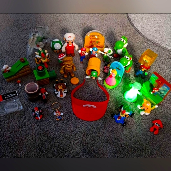 Nintendo Figurines And Toys Lots